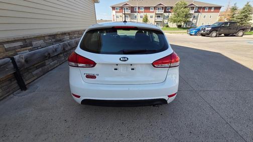 White 2017 Kia Forte5 LX