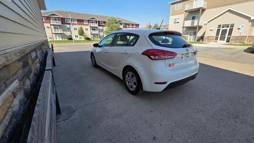 White 2017 Kia Forte5 LX