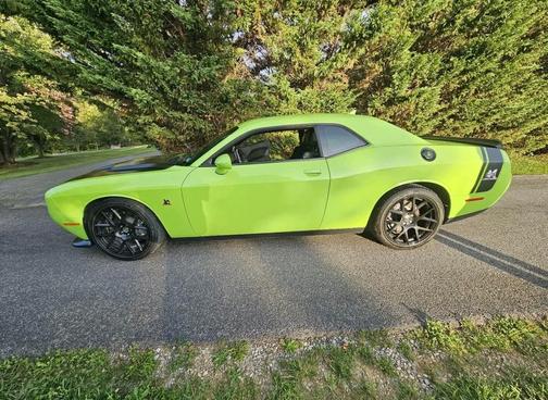 Green 2015 Dodge Challenger R/T Scat Pack