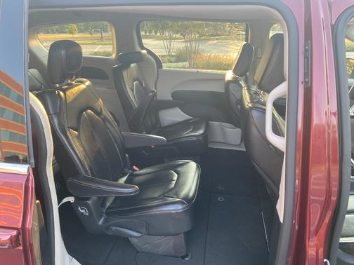 2020 Chrysler Voyager LXI