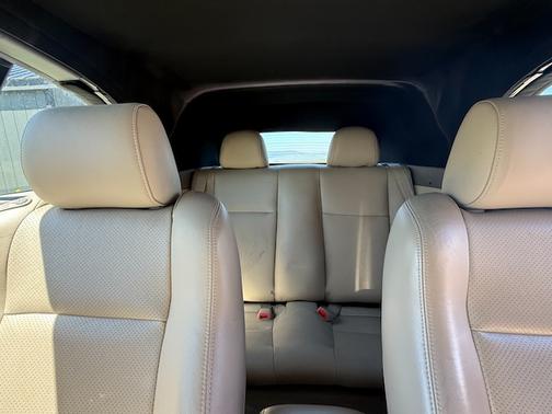 White 2005 Toyota Camry Solara SLE V6