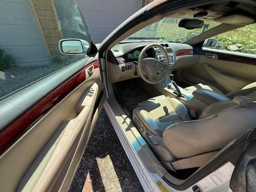 White 2005 Toyota Camry Solara SLE V6