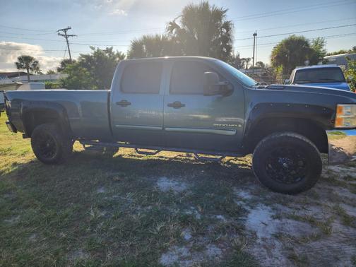 2009 Chevrolet Silverado 2500 LT Crew Cab
