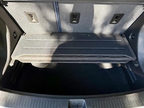 White 2023 Chevrolet Bolt EUV Premier