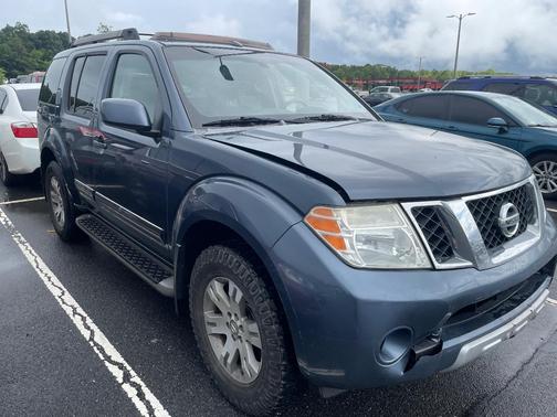 Blue 2008 Nissan Pathfinder LE