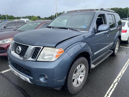 Blue 2008 Nissan Pathfinder LE
