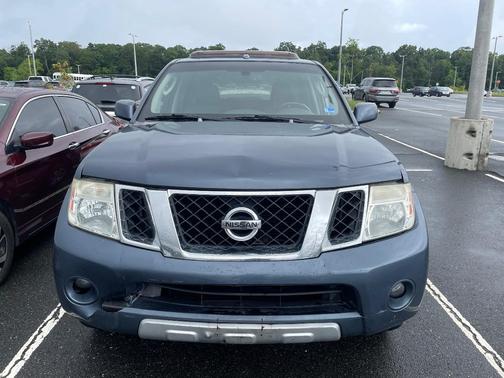 Blue 2008 Nissan Pathfinder LE