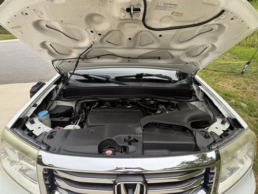 White 2014 Honda Pilot EX-L