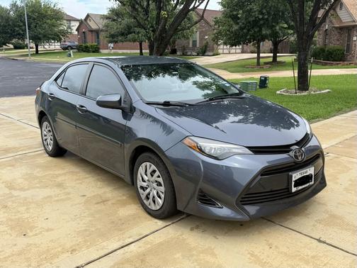 Gray 2017 Toyota Corolla LE