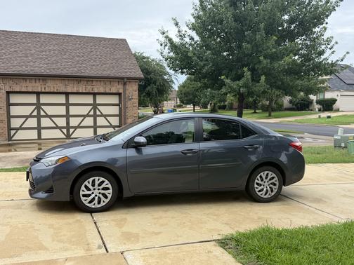 Gray 2017 Toyota Corolla LE