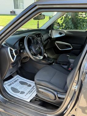 Gray 2024 Kia Soul LX