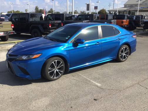 2019 Toyota Camry SE