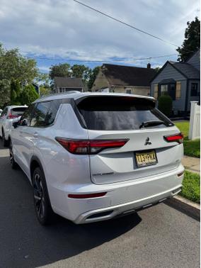 2022 Mitsubishi Outlander SEL Launch Edition