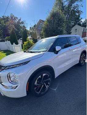 2022 Mitsubishi Outlander SEL Launch Edition