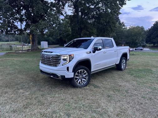White 2023 GMC Sierra 1500 Denali