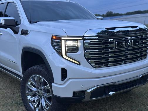 White 2023 GMC Sierra 1500 Denali