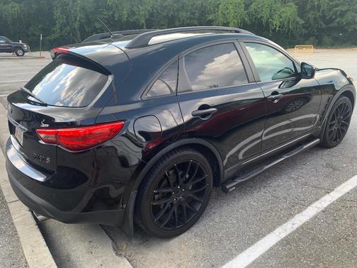 Black 2009 INFINITI FX50 Base