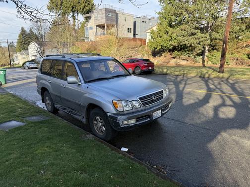 2001 Lexus LX 470 Base