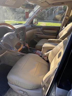 2001 Lexus LX 470 Base