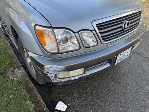 2001 Lexus LX 470 Base
