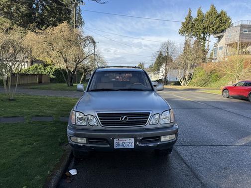 2001 Lexus LX 470 Base
