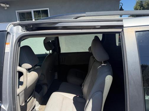 Silver 2017 Toyota Sienna XLE
