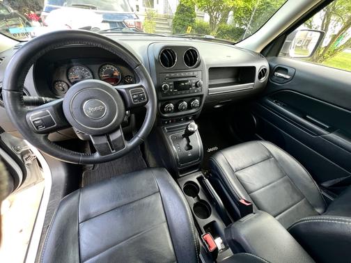 White 2016 Jeep Patriot Latitude