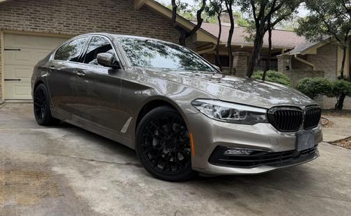 Gold 2018 BMW 540 i