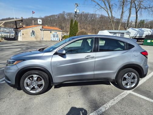 Gray 2021 Honda HR-V LX