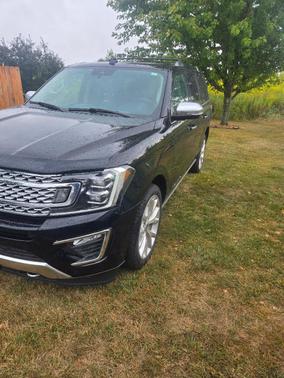 Black 2019 Ford Expedition Platinum