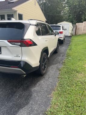White 2022 Toyota RAV4 Hybrid SE
