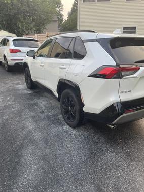 White 2022 Toyota RAV4 Hybrid SE