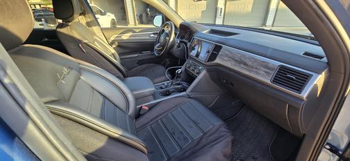 2020 Volkswagen Atlas Cross Sport 2.0T SE