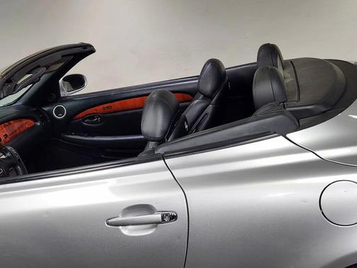 2004 Lexus SC 430 Base