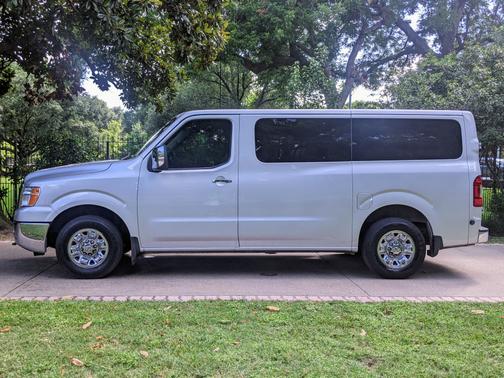 2017 Nissan NV Passenger NV3500 HD SL V8