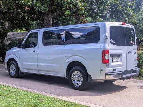 2017 Nissan NV Passenger NV3500 HD SL V8