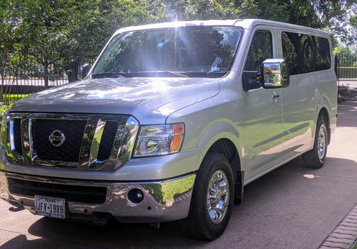 2017 Nissan NV Passenger NV3500 HD SL V8
