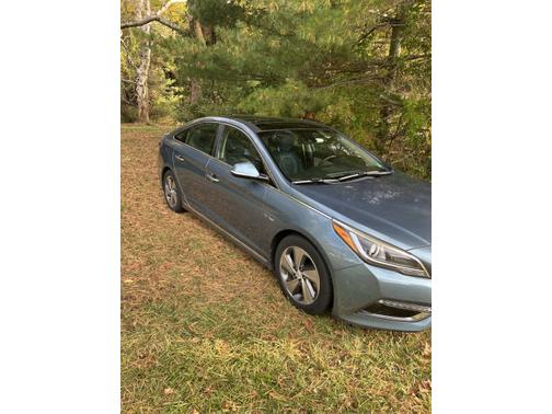 2016 Hyundai SONATA Hybrid Limited