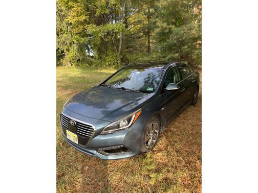 2016 Hyundai SONATA Hybrid Limited