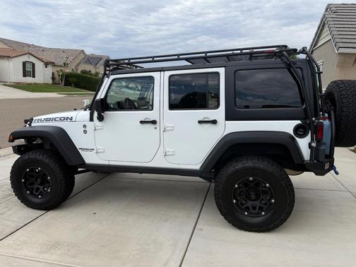 White 2015 Jeep Wrangler Unlimited Rubicon