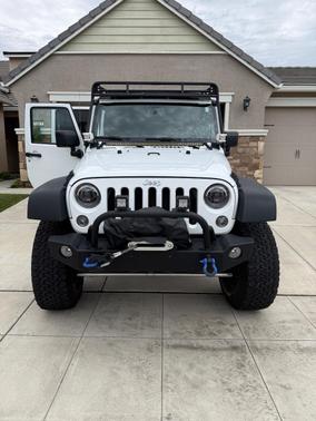 White 2015 Jeep Wrangler Unlimited Rubicon