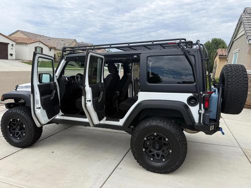 White 2015 Jeep Wrangler Unlimited Rubicon