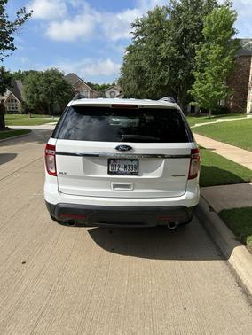 White 2013 Ford Explorer XLT