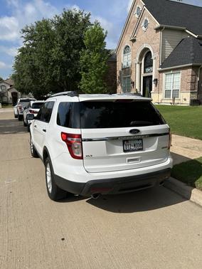White 2013 Ford Explorer XLT