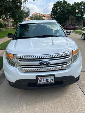 White 2013 Ford Explorer XLT