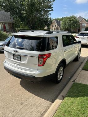 White 2013 Ford Explorer XLT