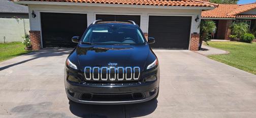 Black 2017 Jeep Cherokee Latitude
