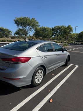 Gray 2017 Hyundai ELANTRA SE
