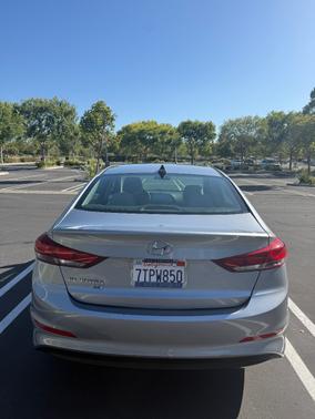 Gray 2017 Hyundai ELANTRA SE