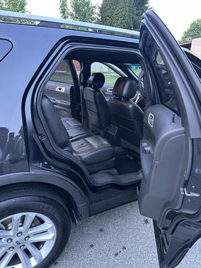 Black 2014 Ford Explorer XLT